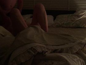 Жена сосет член своему старику мужу прямо напротив спрятанной камеры