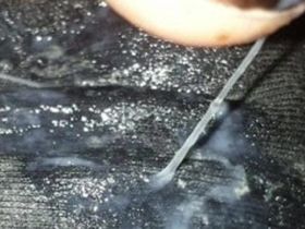 Муж нюхает очко пьяной супруги и дрочит на её грязные трусики