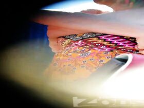 Зрелая женщина с аппетитными формами